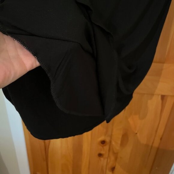 Little summery black dress. - Picture 5 of 6